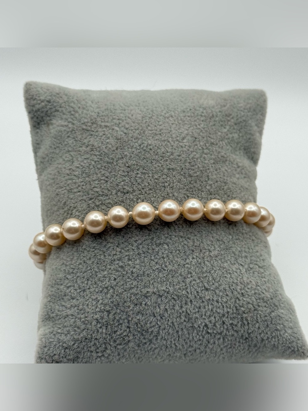 Vintage Classic faux Pearl Bead Bracelet in Ivory - Women Jewelry